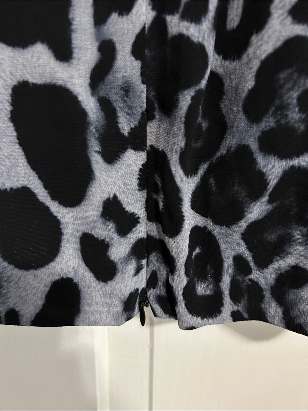 PER SE by CARLISLE • GORGEOUS Silk Gray Blue & Black Leopard Long Sleeve Dress - Picture 12 of 16